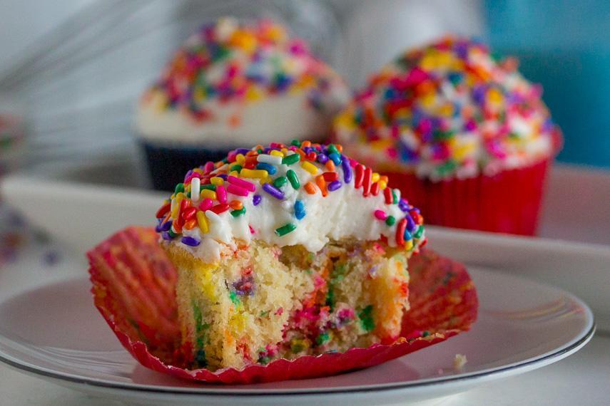 Low FODMAP Baking: Confetti Cupcakes